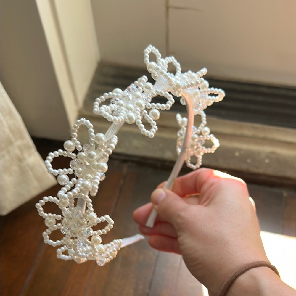 Girls Elegant White Pearl Headband first communion